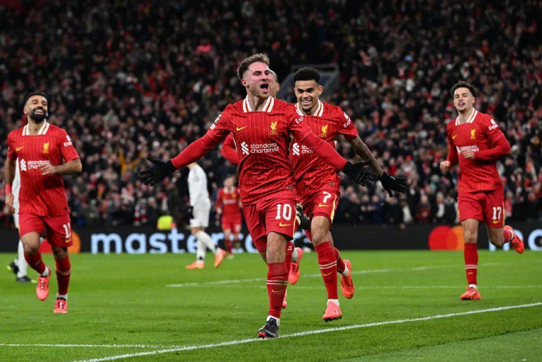 包含传闻内幕曝光，球员转会风波引发球迷热议的词条